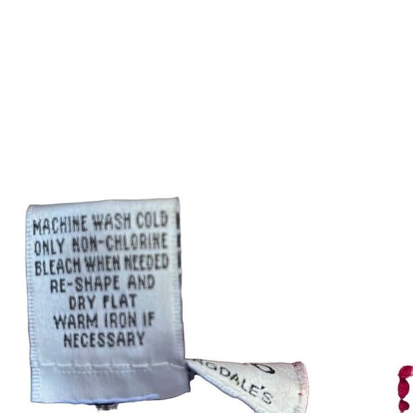 Red Zippered Women's Sweater - Picture 6 of 7